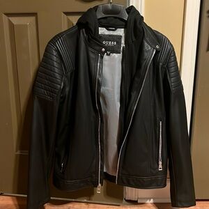 •	Condition: Used with no signs of wear.
	•	Color: Black
	•	Size: Small